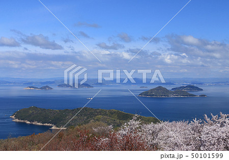 紫雲出山から見る荘内半島の桜と備讃瀬戸・備後灘にうかぶ「笠岡諸島、芸予諸島」 紫雲出山から見る荘内半島の桜と備讃瀬戸・備後灘にうかぶ「笠岡諸島、芸予諸島」 50101599