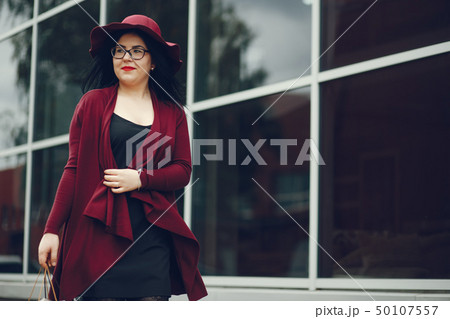 girl love shopping 50107557