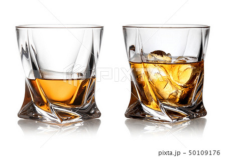 Glass of whisky 50109176