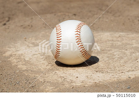硬式野球ボールの写真素材