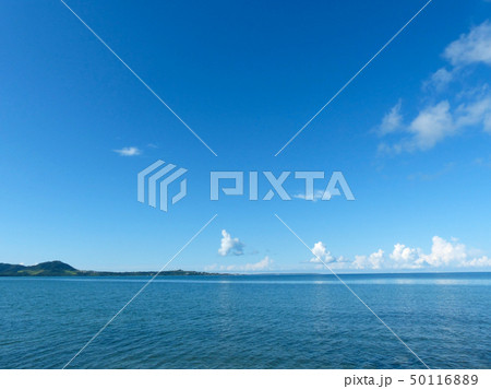 ベタ凪の名蔵湾 50116889