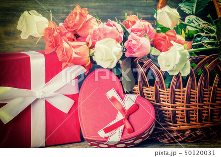 Rose Flowers on Wooden Backdrop Rose Flowers on Wooden Backdrop 50120031