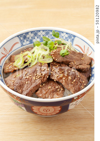カルビ丼 カルビ丼 50120982