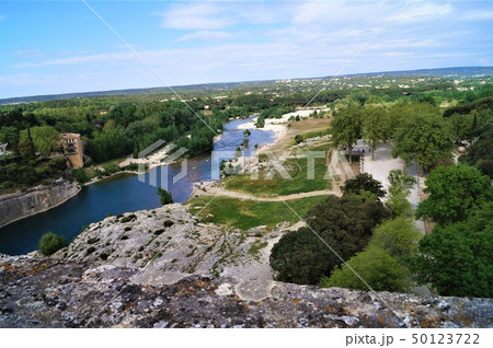 フランス ボンデュガールから見たガルドン川 50123722