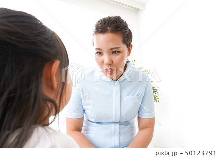 虫歯の治療をする子供 虫歯の治療をする子供 50123791