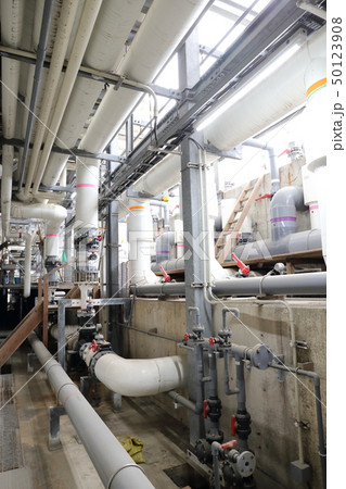 水族館のバックヤード　屋外配管　撮影許可・協力：アクアマリンふくしま 50123908