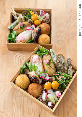 和風の行楽弁当 50141366