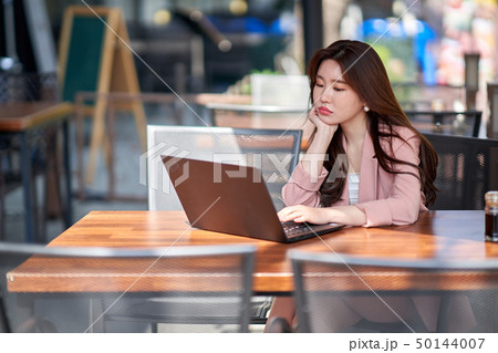 女性 女 女の子 50144007
