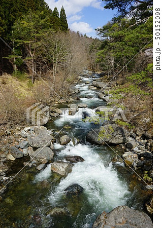 早池峰山の雪解け水岳川 50152098