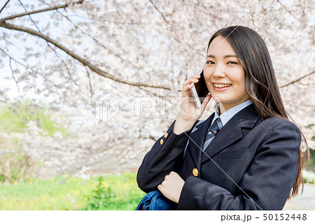 桜 女子高生 受験生 スマートフォン 桜 女子高生 受験生 スマートフォン 50152448