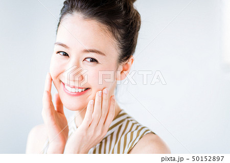若い女性 50152897