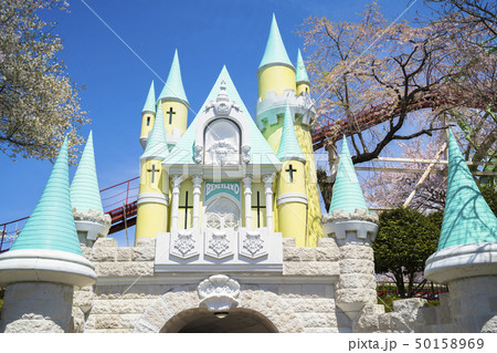 桜と遊園地092 50158969