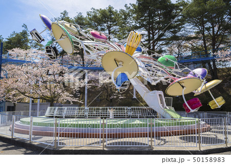 桜と遊園地002 桜と遊園地002 50158983