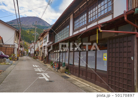 島根(山陰の小京都)の津和野 今市通りから東側方面を見る 50170897