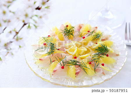 真鯛と湘南ゴールドのカルパッチョ 50187951