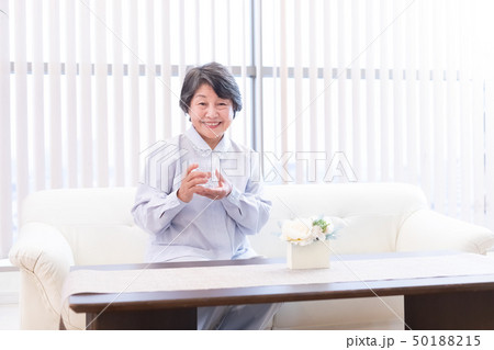 シニアポートレート　お水　 50188215