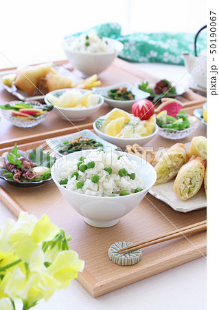 豆ご飯の朝食 50190067