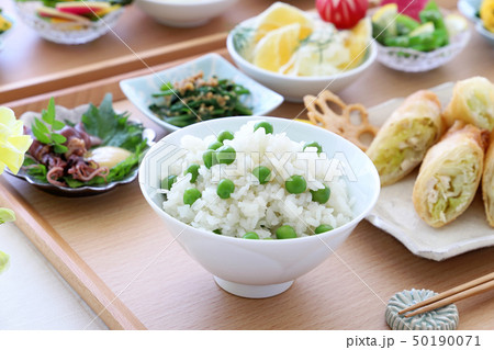 豆ご飯の朝食 50190071
