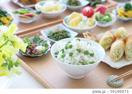 豆ご飯の朝食 50190073
