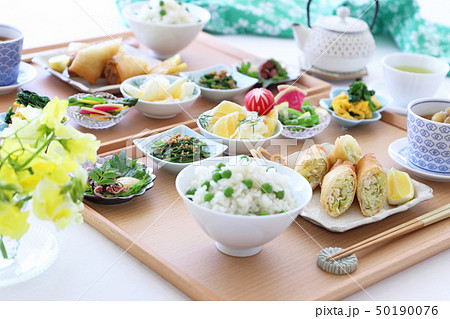 豆ご飯の朝食 50190076