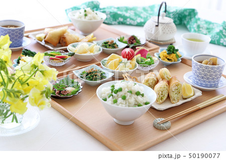 豆ご飯の朝食 50190077