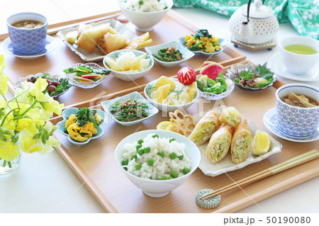 豆ご飯の朝食 50190080