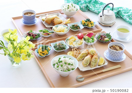 豆ご飯の朝食 50190082