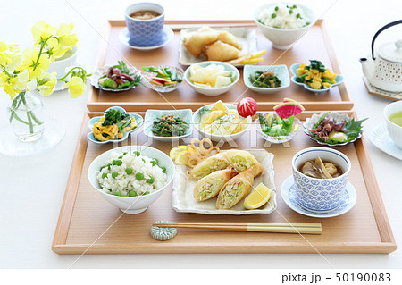 豆ご飯の朝食 50190083