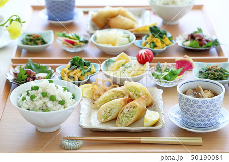 豆ご飯の朝食 50190084