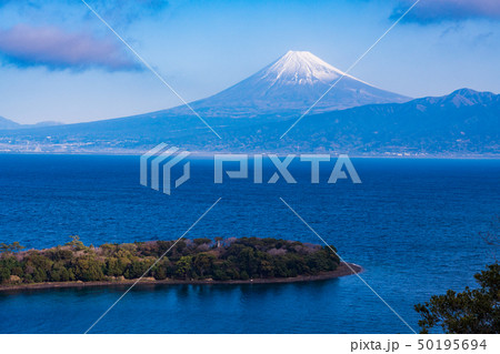 (静岡県)大瀬崎(おせざき)から海越しの富士山 (静岡県)大瀬崎(おせざき)から海越しの富士山 50195694