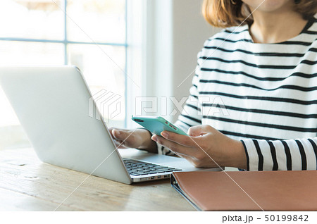 パソコン　インターネット　イメージ　 50199842