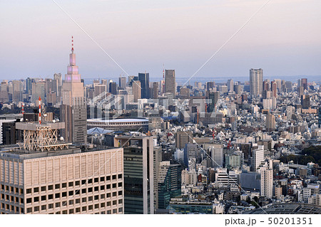 日本の東京都市景観 新国立競技場や東京タワー、六本木ヒルズなどを望む 日本の東京都市景観 新国立競技場や東京タワー、六本木ヒルズなどを望む 50201351