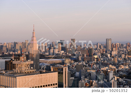 日本の東京都市景観 新国立競技場や東京タワー、六本木ヒルズなどを望む 日本の東京都市景観 新国立競技場や東京タワー、六本木ヒルズなどを望む 50201352