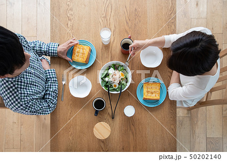 真俯瞰 リビング 朝食の写真素材
