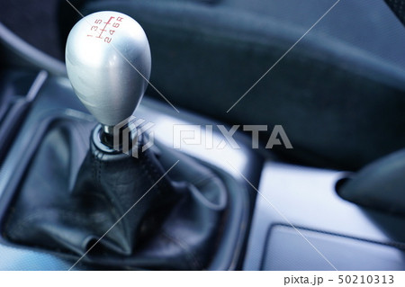 車 マニュアル シフト ノブ ギア 6速 6段 日本車の写真素材
