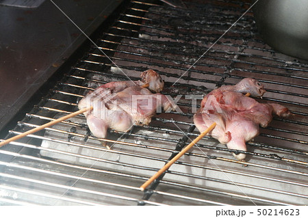 すずめの丸焼きの写真素材