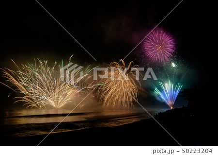 夏　伊豆今井浜　海上花火 50223204