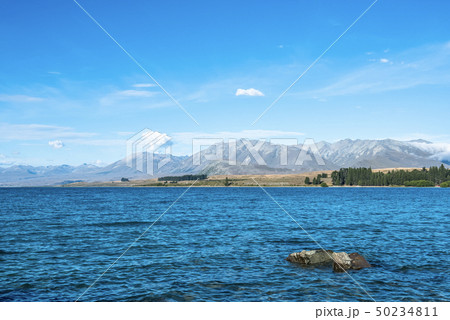 晴天のテカポ湖 50234811