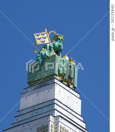 青空に映えるアム・シュタインホーフ教会の彫像 青空に映えるアム・シュタインホーフ教会の彫像 50235640