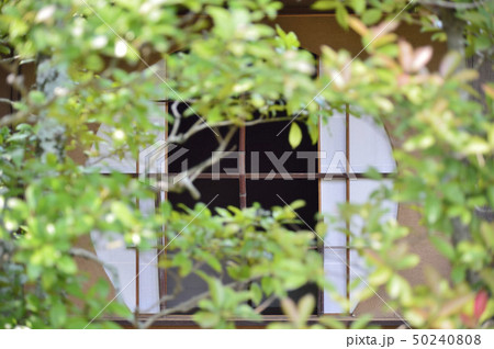 仙洞御所庭園　又新亭　丸窓　　 50240808