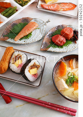 美味しそうな日本料理 美味しそうな日本料理 50242152