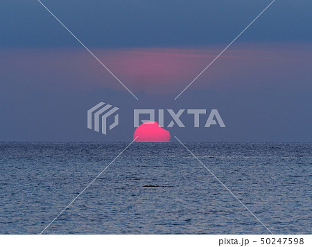 海から昇る部分日食 日出帯食 / Partial Solar Eclipse over sea 海から昇る部分日食 日出帯食 / Partial Solar Eclipse over sea 50247598