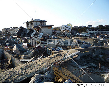 東日本大震災 石巻 倒壊家屋の写真素材