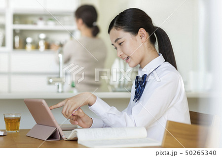 女子校生 学習 50265340