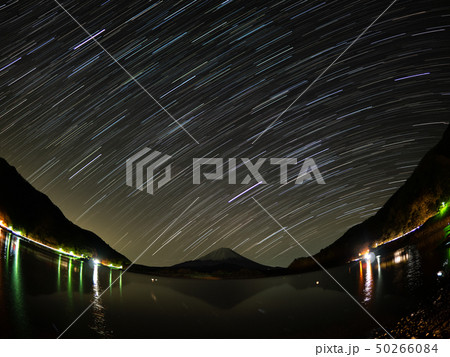 精進湖の夜 50266084