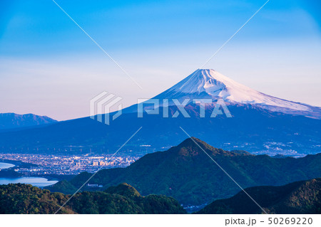 【静岡県】新緑の葛城山から富士山 50269220