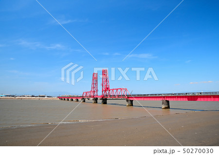 青空と筑後川昇開橋の風景 青空と筑後川昇開橋の風景 50270030