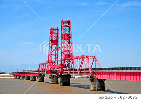 　青空と筑後川昇開橋の風景 50270035