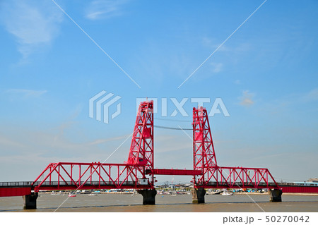 　青空と筑後川昇開橋の風景 50270042