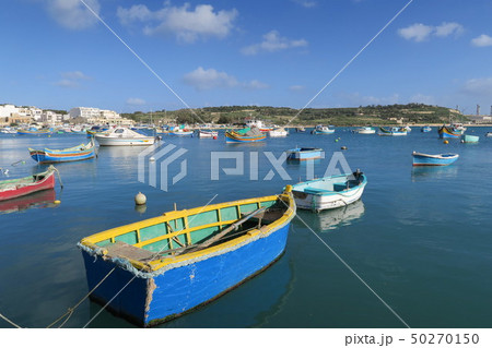 蒼い海と空 漁村の町「マルサシュロック」 蒼い海と空 漁村の町「マルサシュロック」 50270150